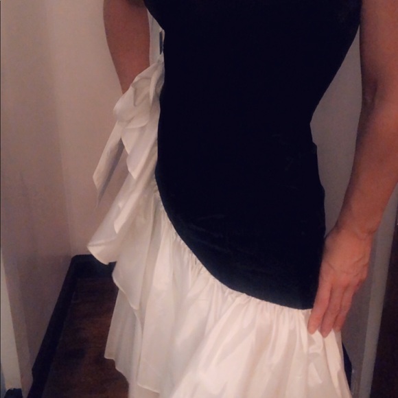 SOLD. Vintage 1980s Ruffled Velvet Midi dress - Picture 4 of 5